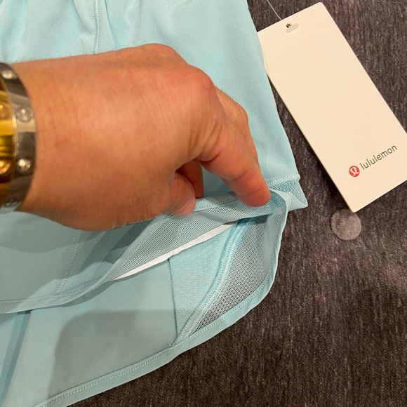 NWT Lululemon Hotty Hot LR Short 2.5" *Lined - Picture 8 of 16